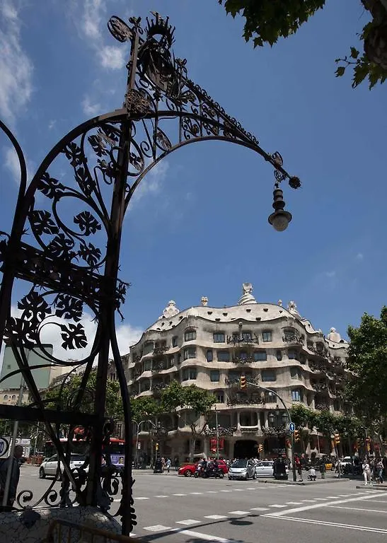 Lets Holidays Centric Apartment In Barcelona Spain